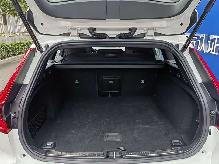 Фото 6 - Volvo V60