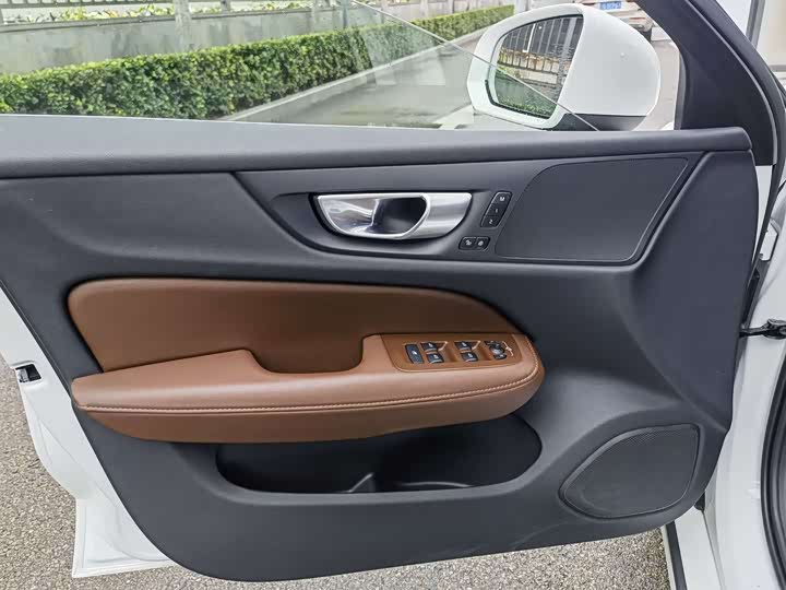 Фото 7 - Volvo V60