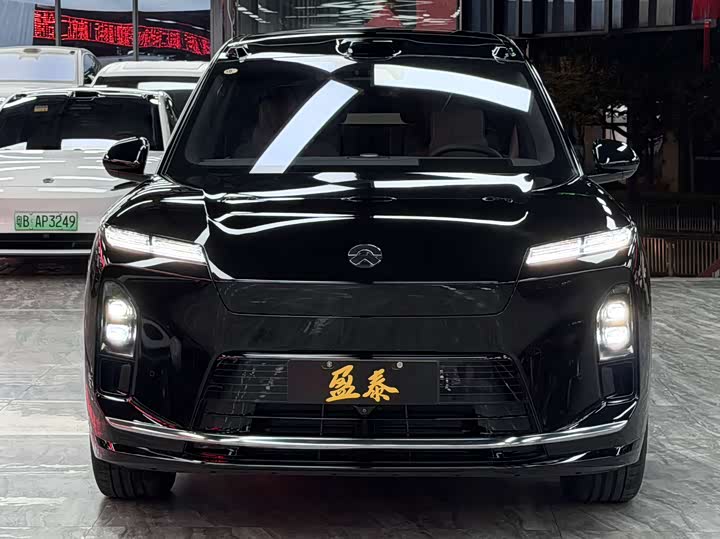 Фото 2 - Nio ES8