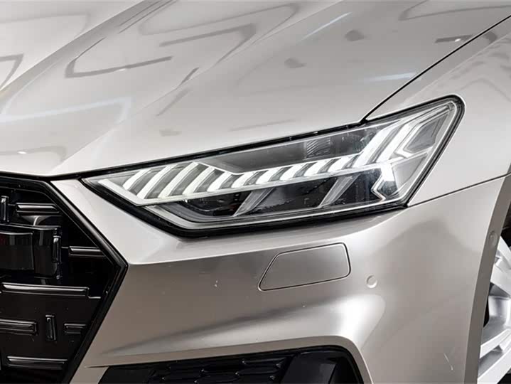 Фото 5 - Audi A7L