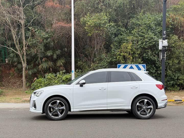 Фото 2 - Audi Q3