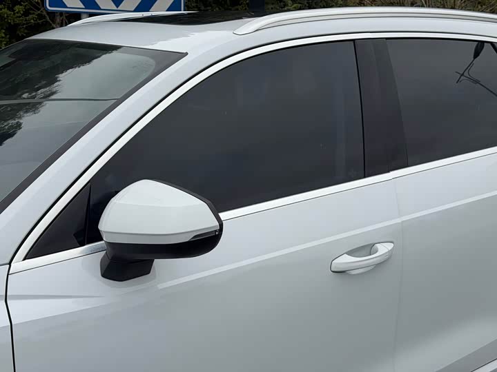 Фото 6 - Audi Q3