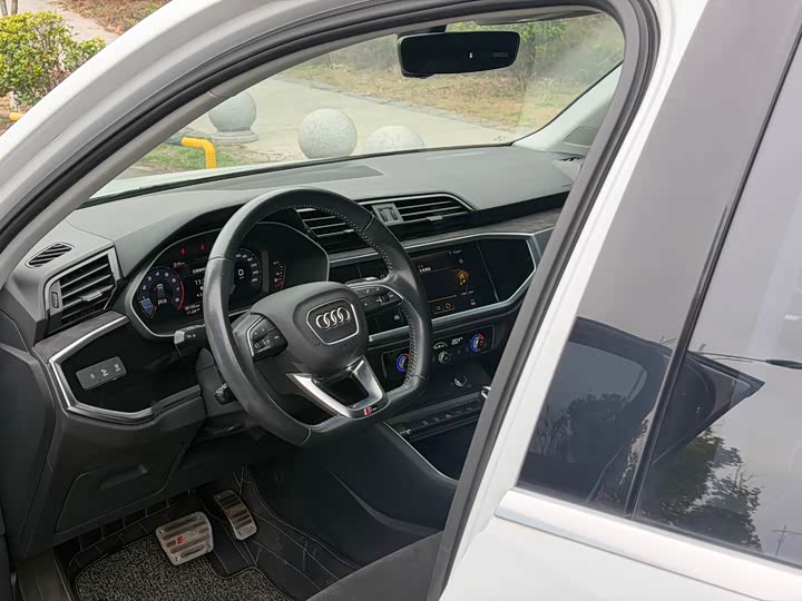 Фото 7 - Audi Q3