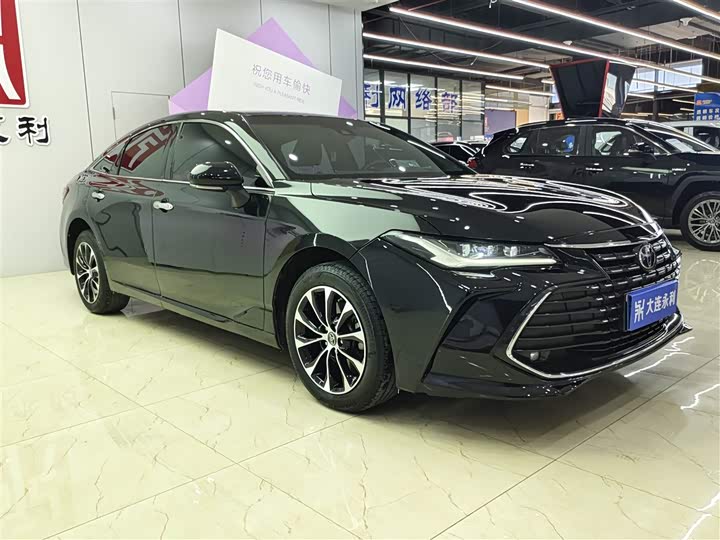 Photo 3 - Toyota Avalon