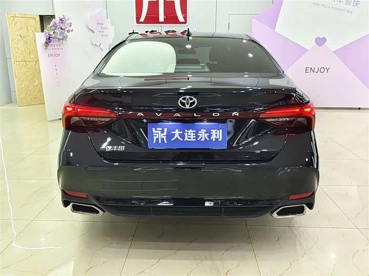 Photo 5 - Toyota Avalon