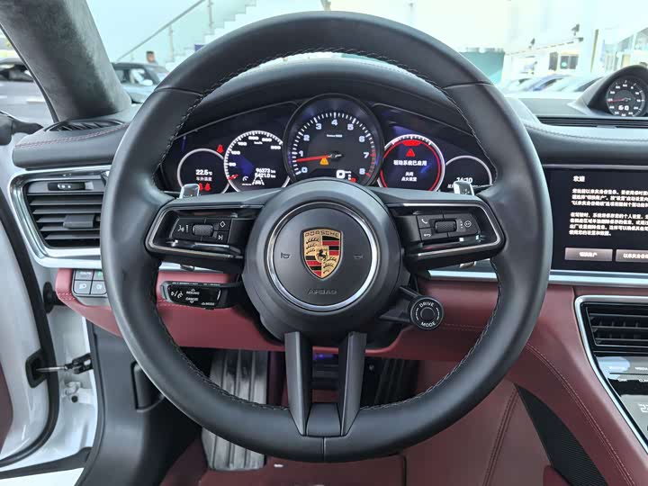 Фото 9 - Porsche Panamera