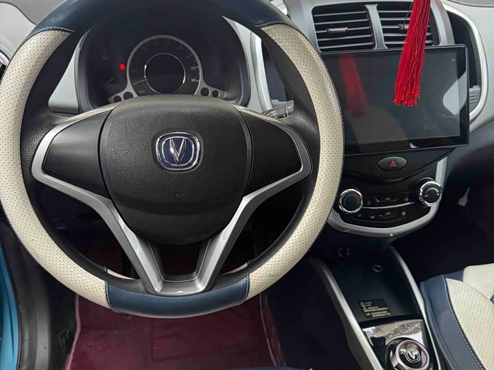 Фото 6 - Changan BenBen E-Star