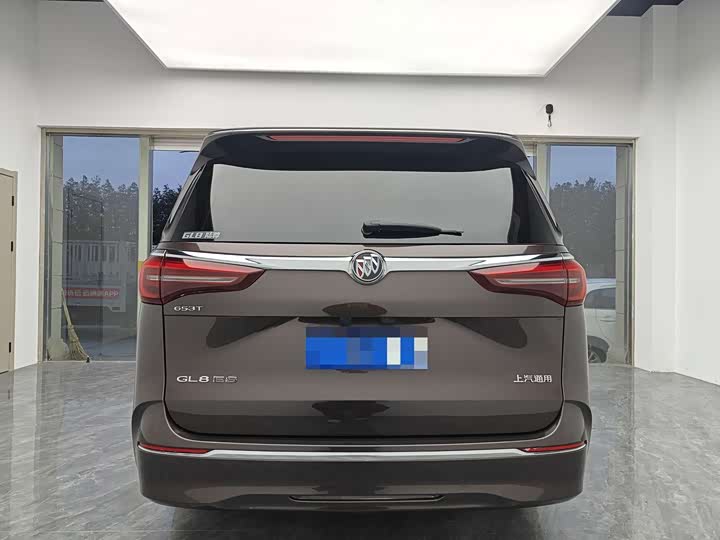 Photo 5 - Buick GL8 ES