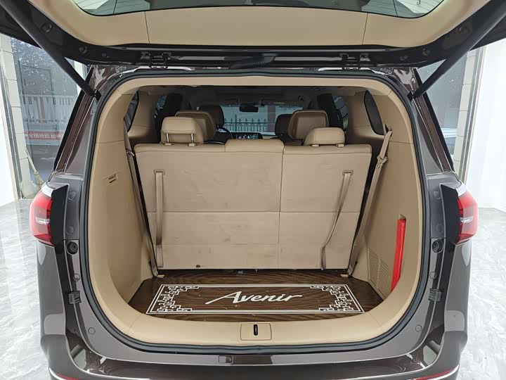 Photo 7 - Buick GL8 ES