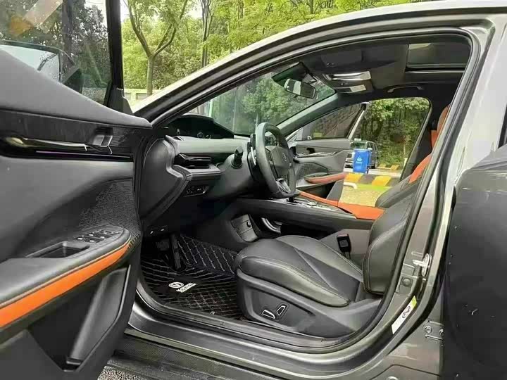 Photo 4 - Changan UNI-V