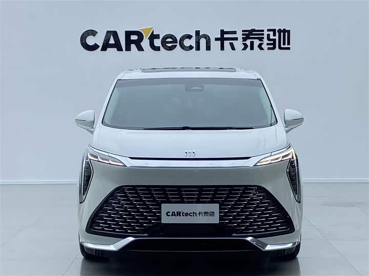 Photo 3 - Buick GL8 Century