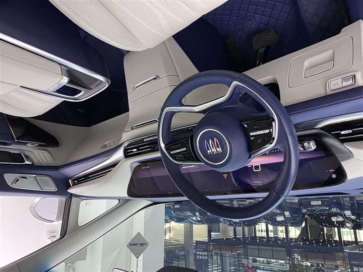 Photo 7 - Buick GL8 Century