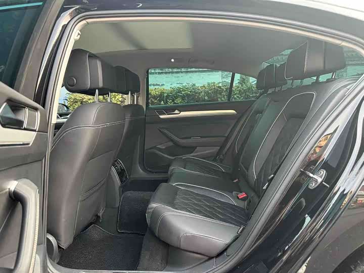 Photo 8 - Volkswagen Magotan GTE Hybrid