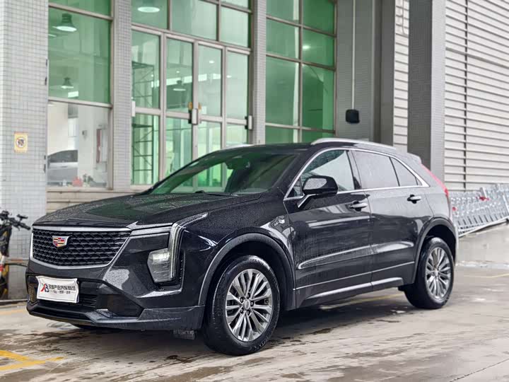 Фото 1 - Cadillac XT4