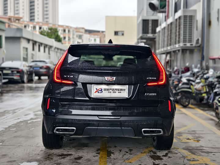 Фото 6 - Cadillac XT4