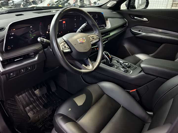 Фото 7 - Cadillac XT4
