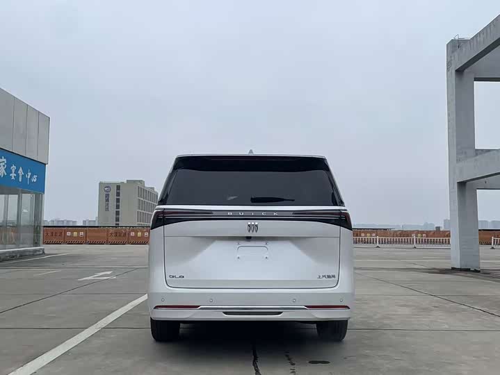 Фото 8 - Buick GL8 ES