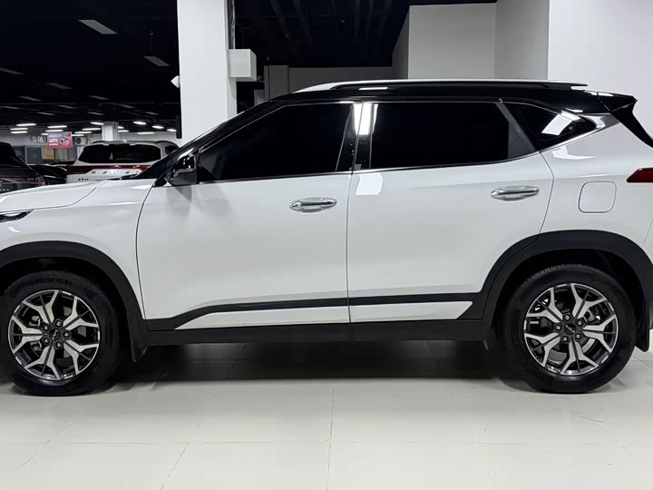Фото 8 - Kia KX3