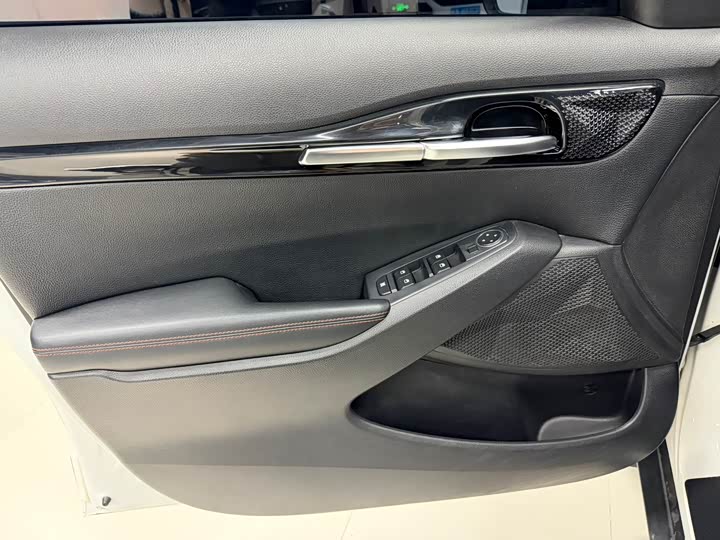 Фото 9 - Kia KX3