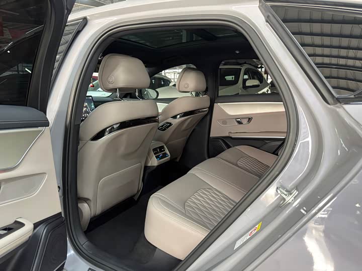 Фото 9 - BYD Han