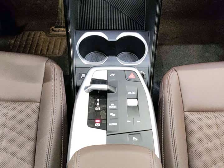 Фото 7 - BMW iX1