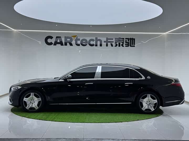 Photo 4 - Mercedes-Benz Maybach S-Class