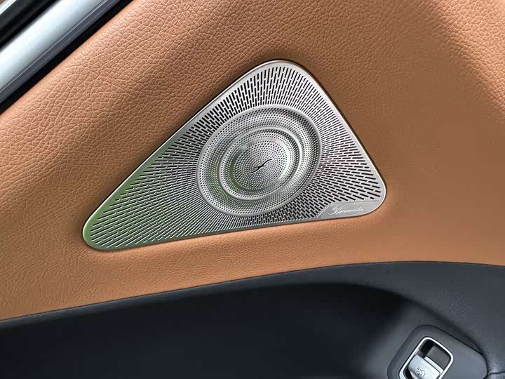 Photo 9 - Mercedes-Benz Maybach S-Class