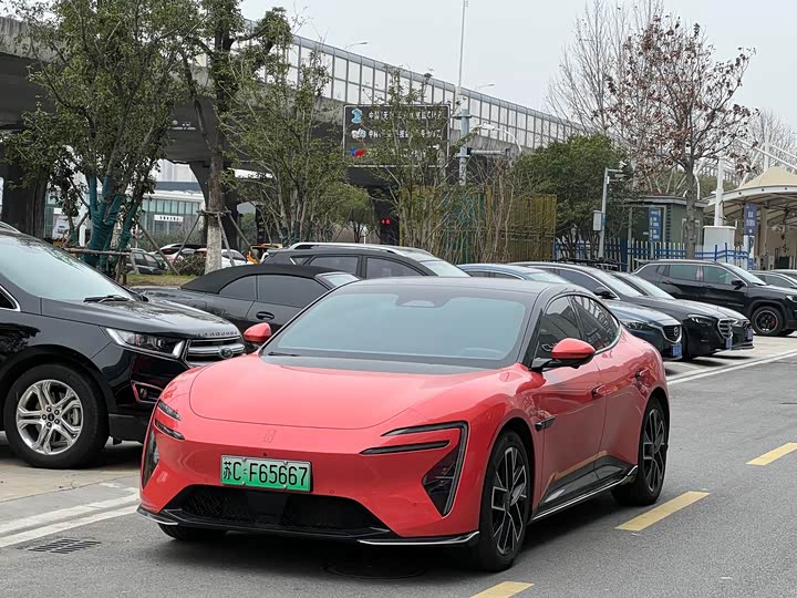 Фото 1 - Avatr 06