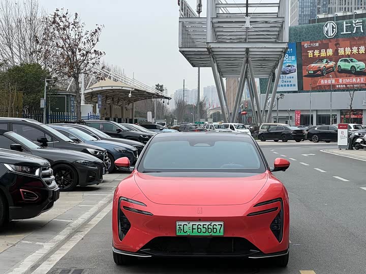 Фото 2 - Avatr 06