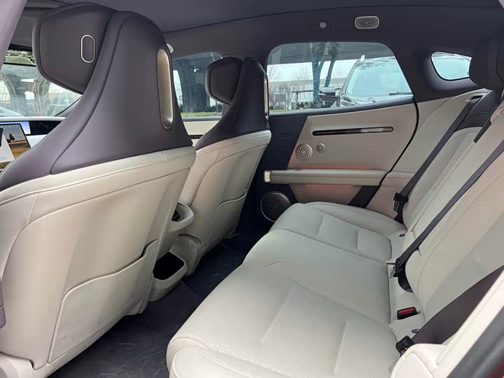 Фото 5 - Avatr 06