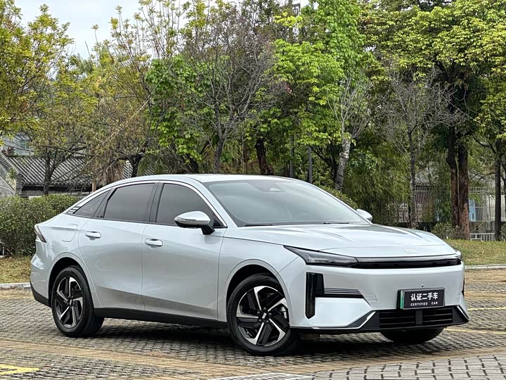 Фото 3 - Geely Galaxy L6