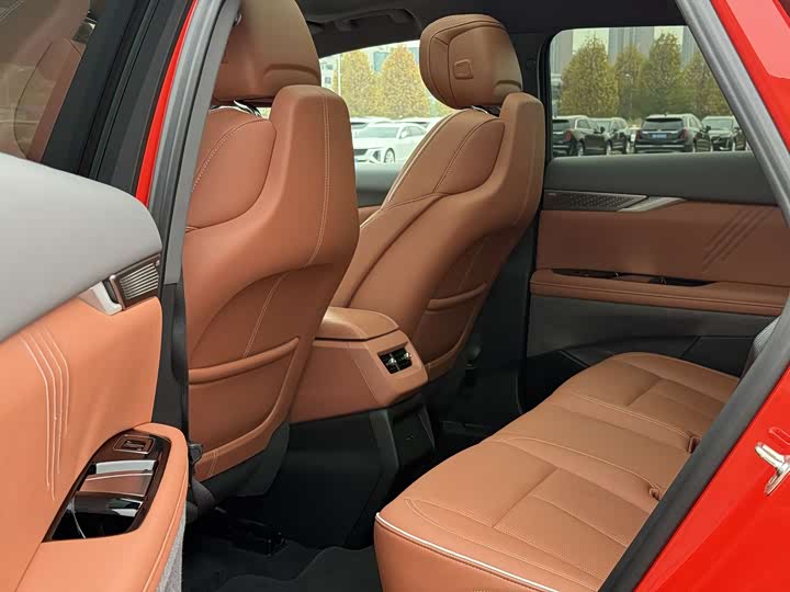 Фото 8 - Cadillac Optiq