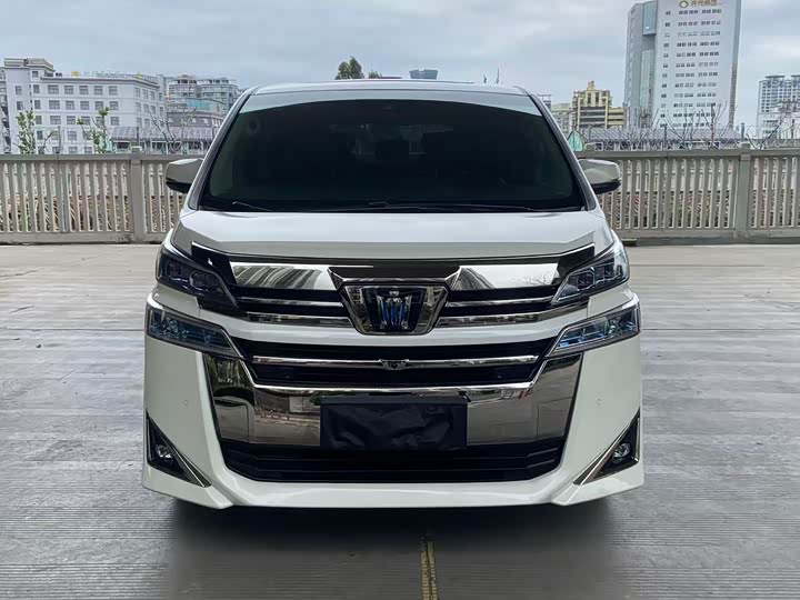 Фото 2 - Toyota Vellfire