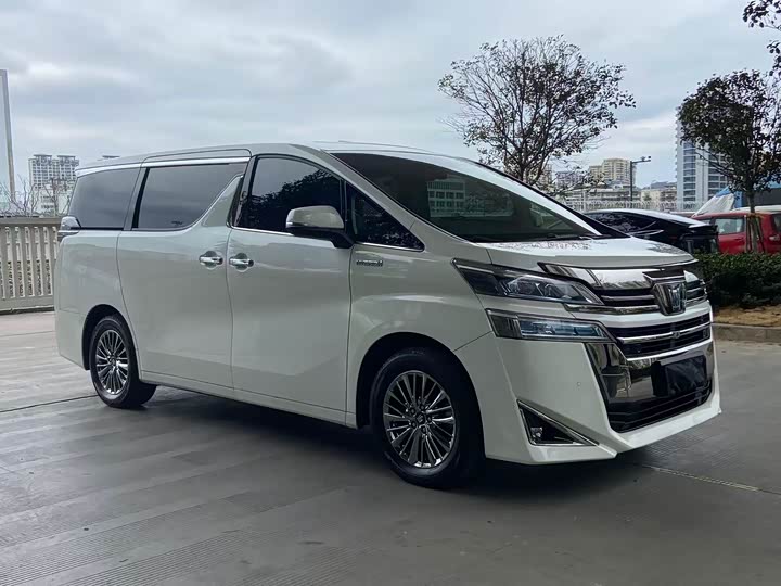 Фото 3 - Toyota Vellfire