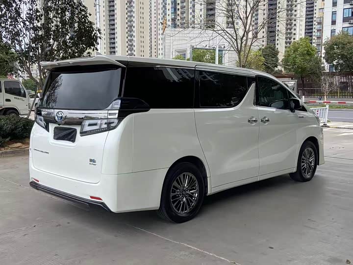 Фото 5 - Toyota Vellfire