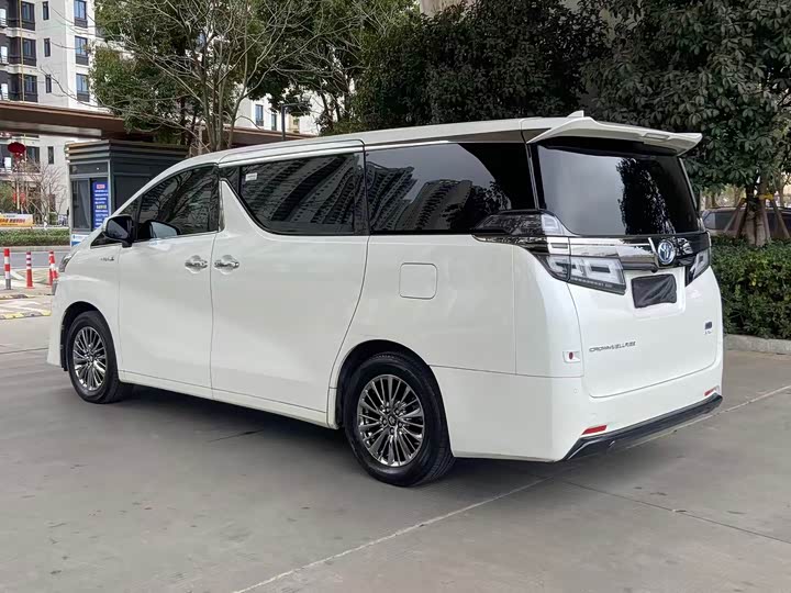 Фото 6 - Toyota Vellfire