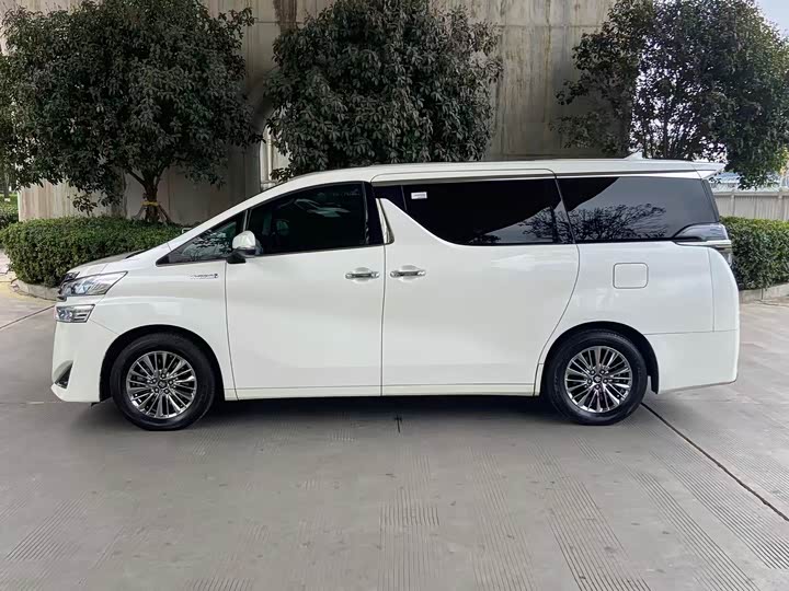 Фото 7 - Toyota Vellfire