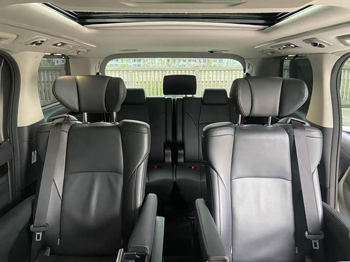 Фото 9 - Toyota Vellfire