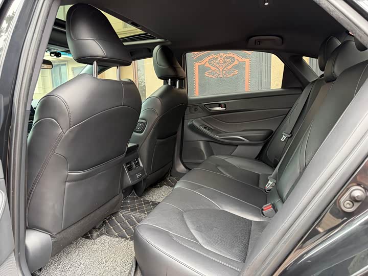 Photo 6 - Toyota Avalon