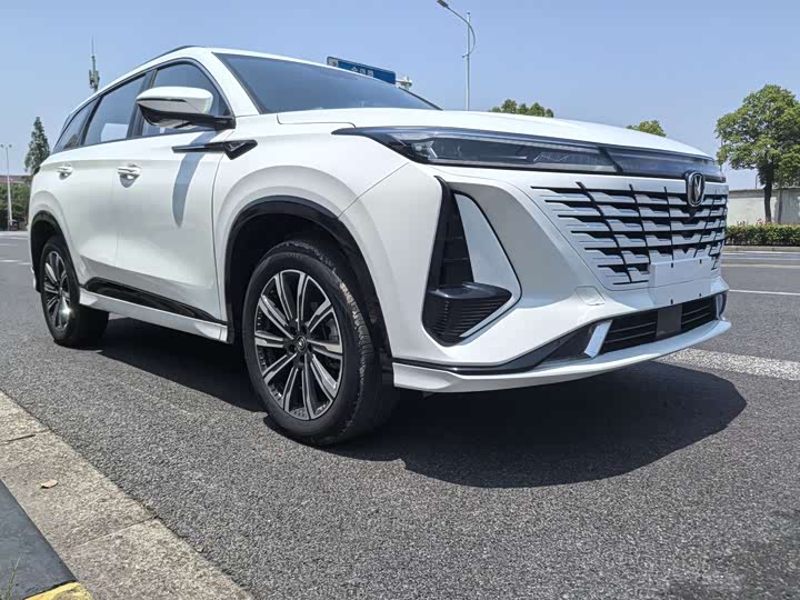 Фото 3 - Changan CS75 Plus