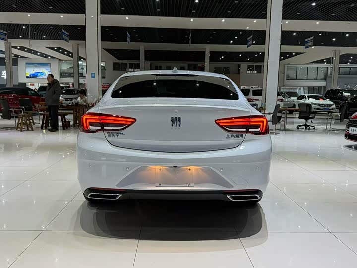 Photo 7 - Buick Regal