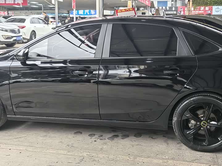 Фото 4 - Roewe i6 Max