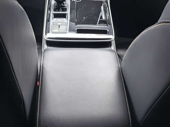 Фото 8 - Roewe i6 Max