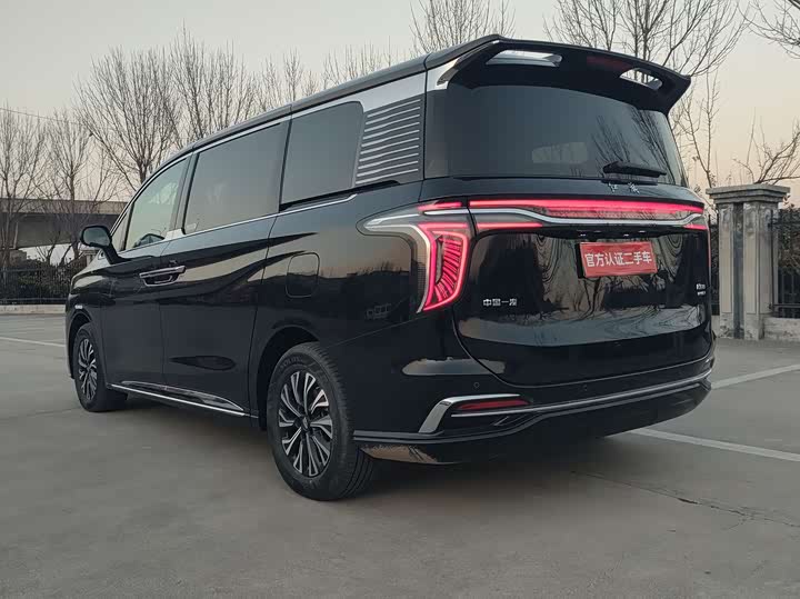 Фото 8 - Hongqi HQ9 Hybrid