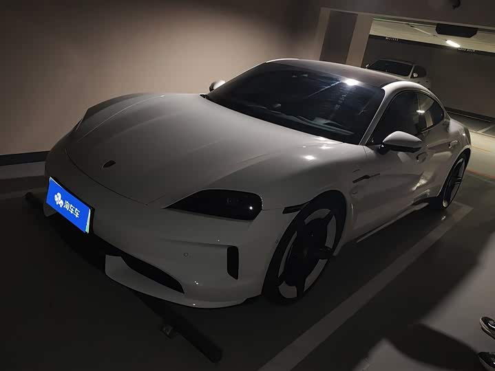 Фото 1 - Porsche Taycan