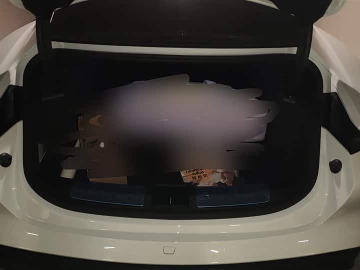 Фото 4 - Porsche Taycan