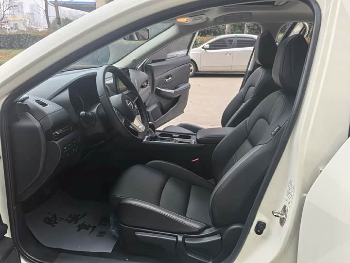 Фото 4 - Nissan Sylphy