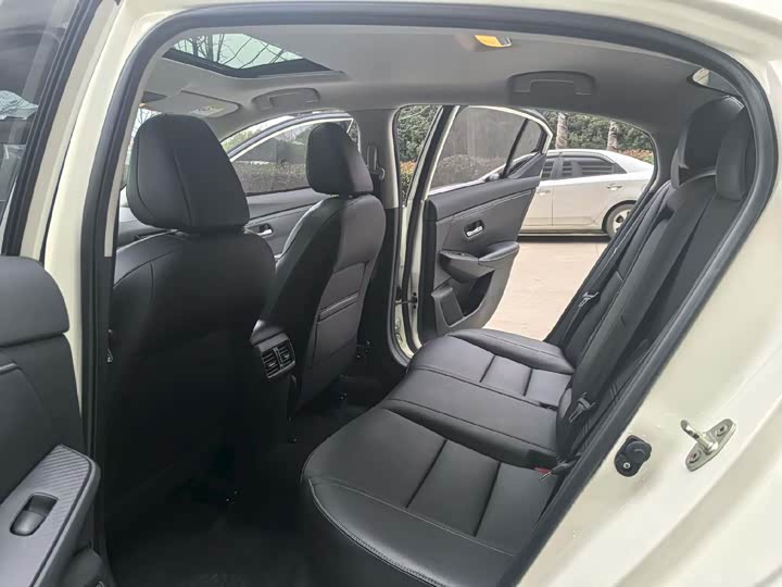 Фото 6 - Nissan Sylphy