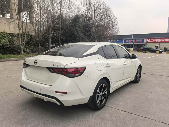 Фото 7 - Nissan Sylphy