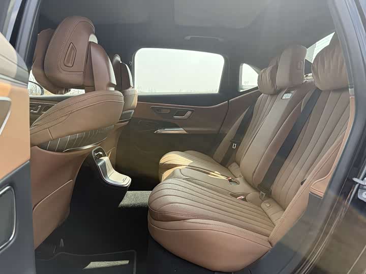 Photo 6 - Mercedes-Benz E-Class Hybrid